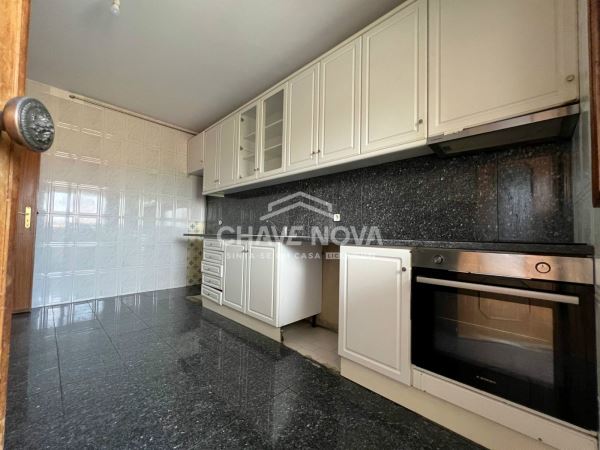 Apartamento T4 c/ Lugar de Garagem em Canidelo (Quinta da Bela Vista)