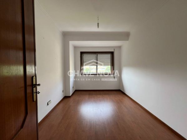 Apartamento T4 c/ Lugar de Garagem em Canidelo (Quinta da Bela Vista)