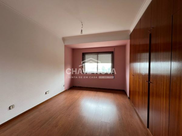 Apartamento T4 c/ Lugar de Garagem em Canidelo (Quinta da Bela Vista)