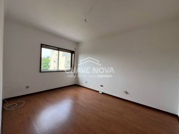 Apartamento T4 c/ Lugar de Garagem em Canidelo (Quinta da Bela Vista)