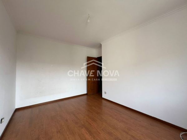 Apartamento T4 c/ Lugar de Garagem em Canidelo (Quinta da Bela Vista)