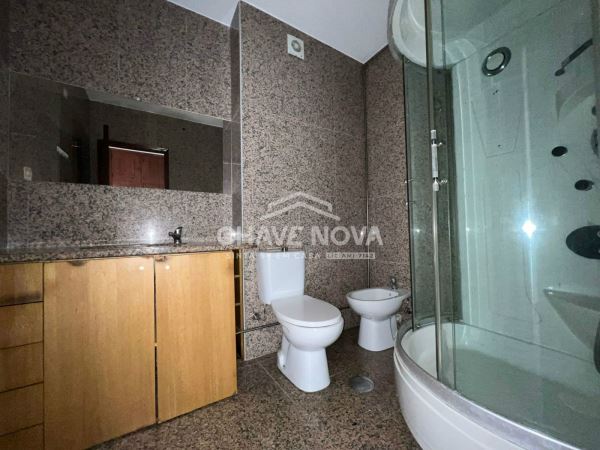 Apartamento T4 c/ Lugar de Garagem em Canidelo (Quinta da Bela Vista)
