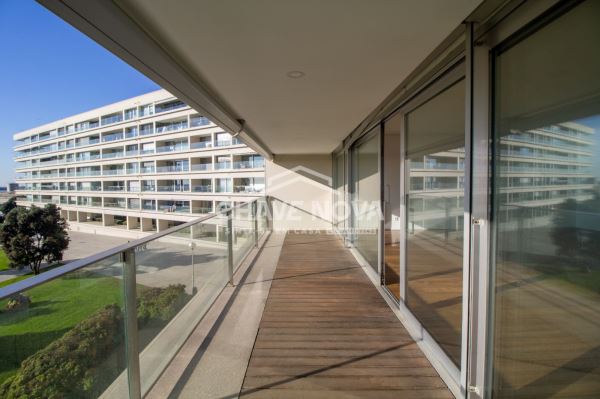 T4 primeira linha de Mar em Matosinhos