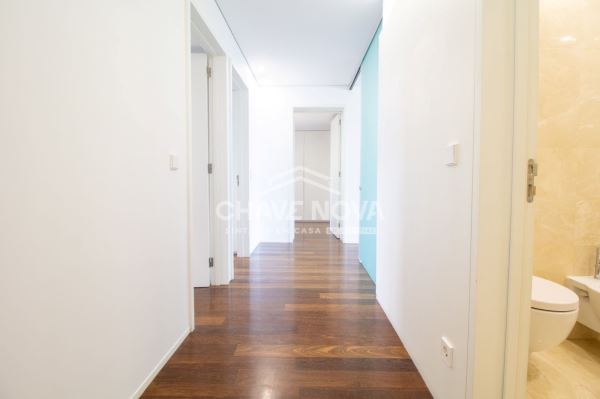 T4 primeira linha de Mar em Matosinhos