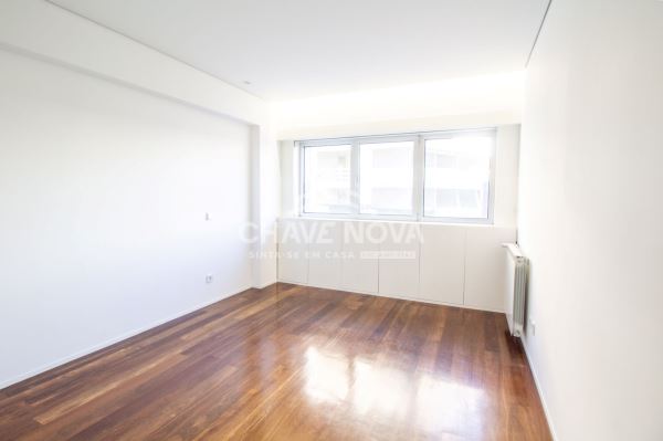 T4 primeira linha de Mar em Matosinhos