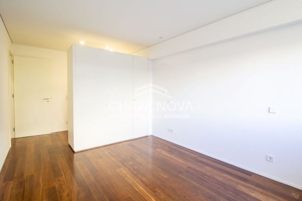 T4 primeira linha de Mar em Matosinhos