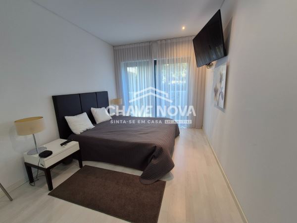 Apartamento T2 de Luxo no Condomínio Cavalo Preto – Quarteira