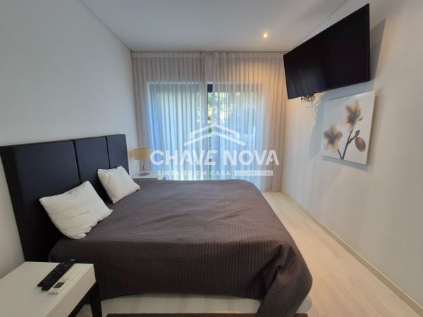 Apartamento T2 de Luxo no Condomínio Cavalo Preto – Quarteira