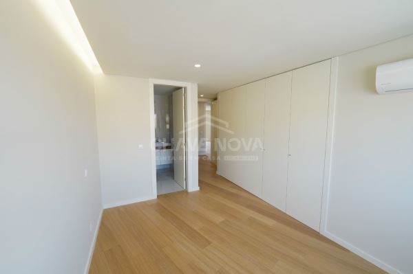 Penthouse T4 Novo - Antas - Porto