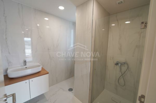 Penthouse T4 Novo - Antas - Porto