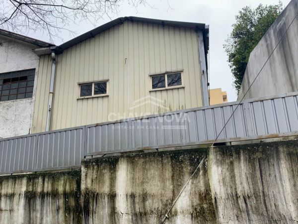 Armazém com 408m² em São João da Madeira