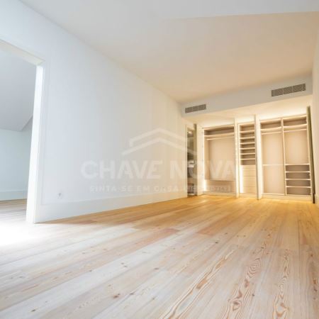 Apartamento T1 +1  Duplex Novo no Centro Histórico do Porto