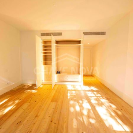  Apartamento T3 Novo em Condomínio Privado na Baixa do Porto.