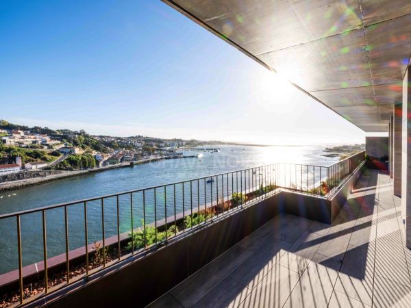 Exclusivo Apartamento T3 no Panorama Douro Residences – um ícone de luxo e sofisticação 