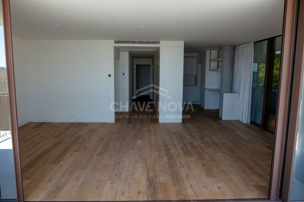 Apartamento T2 na Exclusiva MIRAMAR TOWER – Foz do Douro - Porto