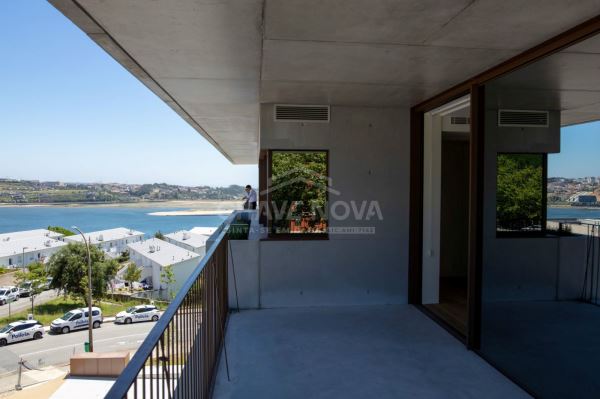 Apartamento T2 na Exclusiva MIRAMAR TOWER – Foz do Douro - Porto