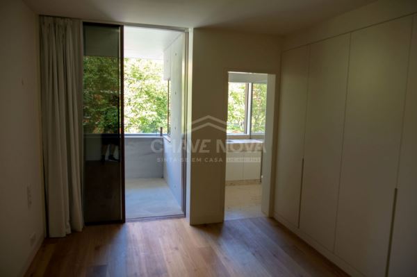 Apartamento T2 na Exclusiva MIRAMAR TOWER – Foz do Douro - Porto