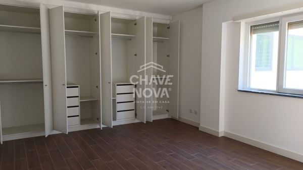 Apartamento T1 Renovado na Rua Martins Barata, na freguesia de Belém