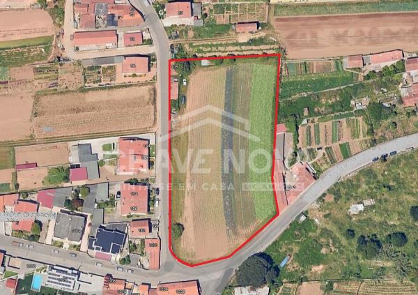 Land for sale in Vila Nova de Gaia, Portugal — €1,200,000