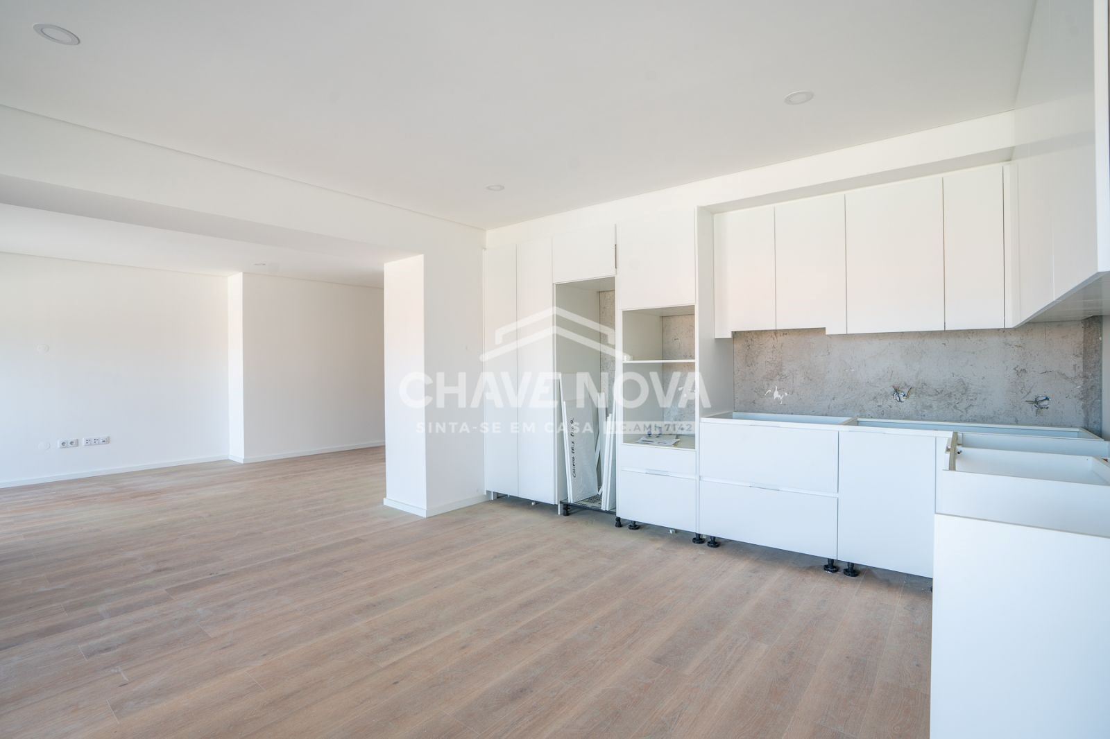Apartamento T3 Novo Último Piso c/ Piscina e 2 Lugares de Garagem em Canidelo