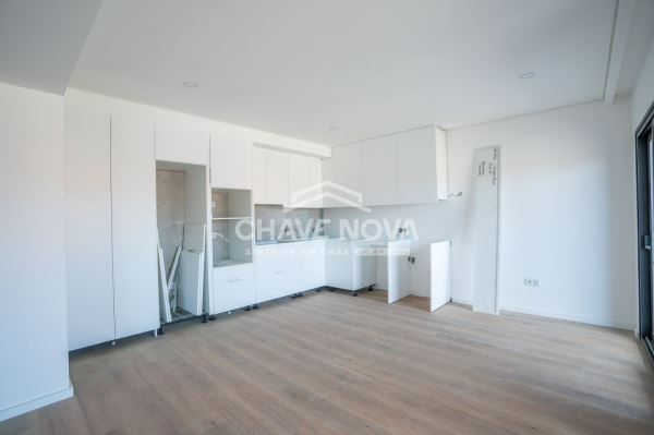 Apartamento T3 Novo Último Piso c/ Piscina e 2 Lugares de Garagem em Canidelo