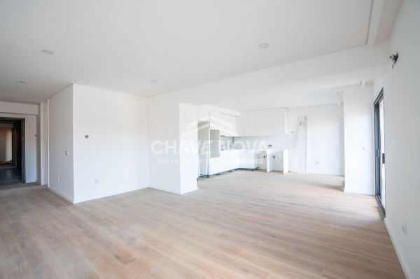 Apartamento T3 Novo Último Piso c/ Piscina e 2 Lugares de Garagem em Canidelo