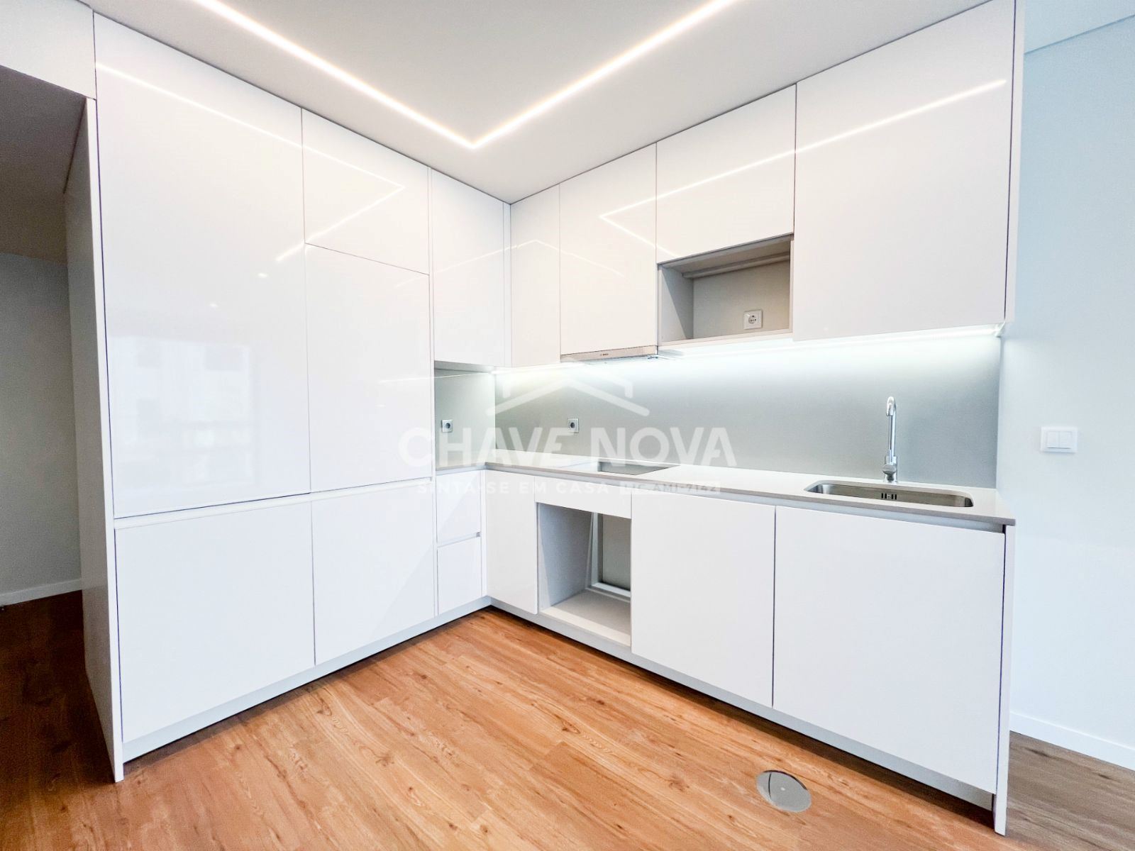 Apartamento T2 Office Novo x/ Lugar de Garagem em Oliveira do Douro