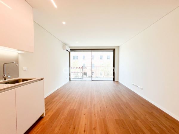 Apartamento T2 Office Novo x/ Lugar de Garagem em Oliveira do Douro