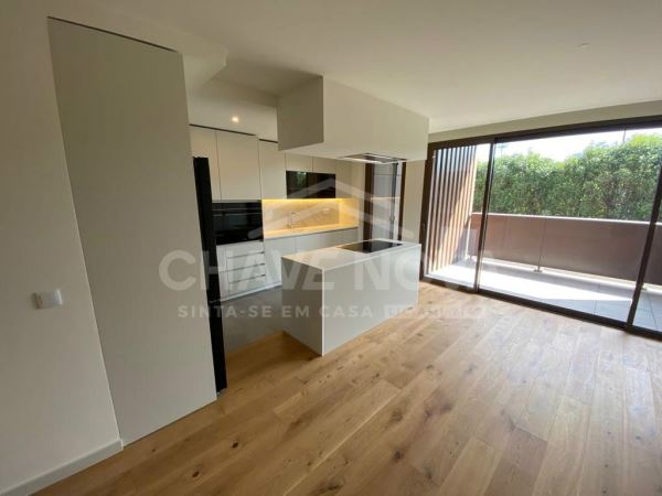 Espetacular T3, Novo, com 3 WC (2 Suítes), 2 Lugares Garagem, a 450 m do Mercadona Oliveira do Douro