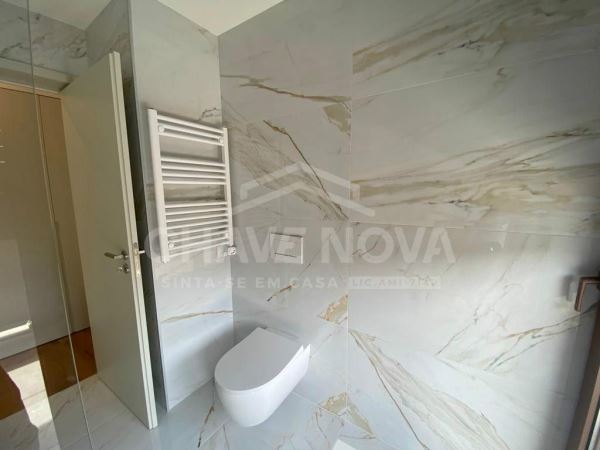 Espetacular T3, Novo, com 3 WC (2 Suítes), 2 Lugares Garagem, a 450 m do Mercadona Oliveira do Douro