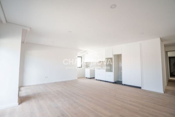 Apartamento T2 Novo c/ Piscina e Lugar de Garagem em Canidelo