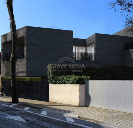 Terreno com projeto aprovado para construção de Moradia V4 na Rua do Molhe - Foz do Douro 