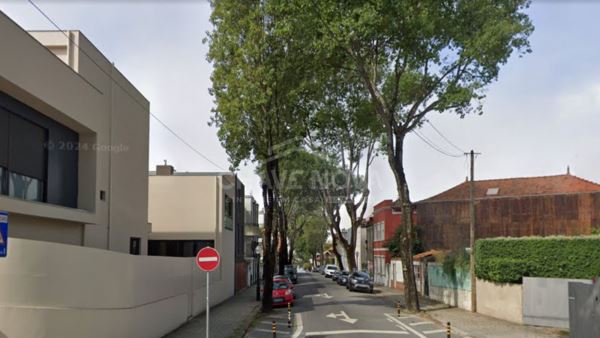Terreno com projeto aprovado para construção de Moradia V4 na Rua do Molhe - Foz do Douro 