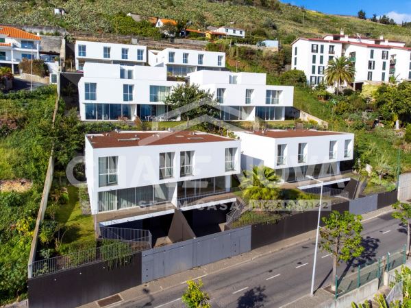 Moradia T3 Geminada de Luxo ( vistas Mar) Casas Brancas - Funchal