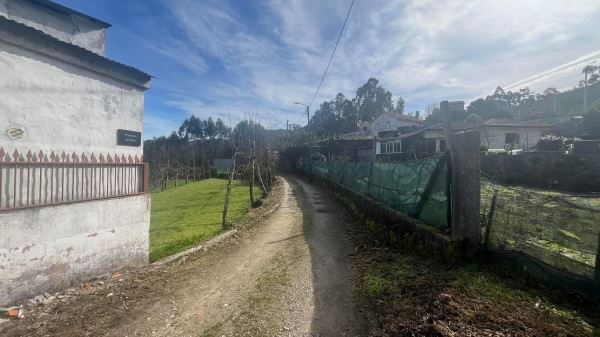 Moradia Isolada p/ Recuperar em Santa Maria da Feira (Romariz)