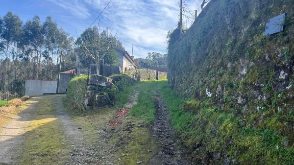 Moradia Isolada p/ Recuperar em Santa Maria da Feira (Romariz)