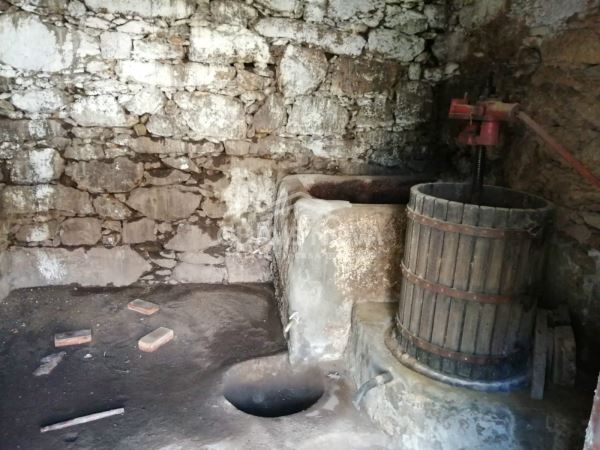 Moradia Isolada p/ Recuperar em Santa Maria da Feira (Romariz)