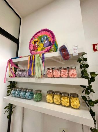 Estabelecimento para venda na rua Hernâni Torres - Paranhos, Porto