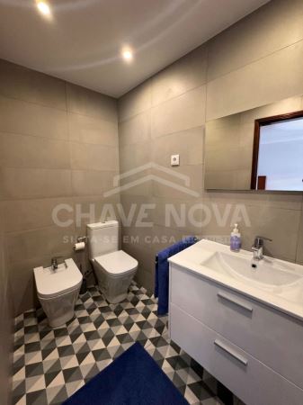 Arrendamento Apartamento T3 Duplex na Foz  - Mobilado e com Cozinha Equipada