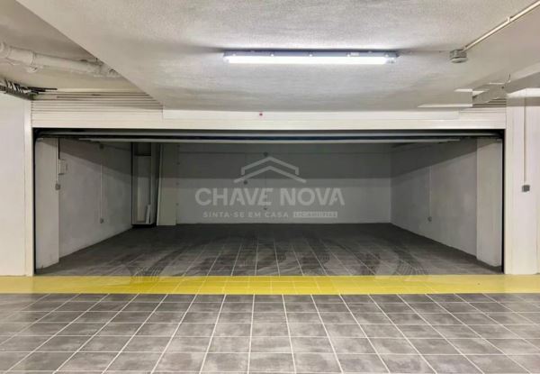Arrendamento de Apartamento T3 com acesso privado na 1ª linha da praia e piscina privada - Canidelo