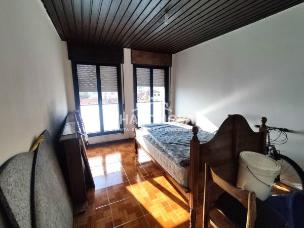 Apartamento T3 c/ varanda, elevador e garagem - São João da Madeira 