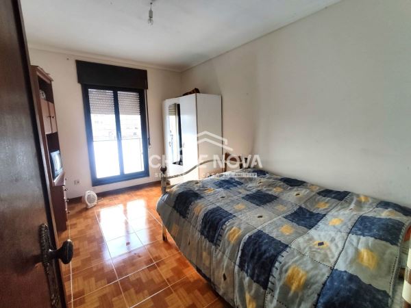 Apartamento T3 c/ varanda, elevador e garagem - São João da Madeira 