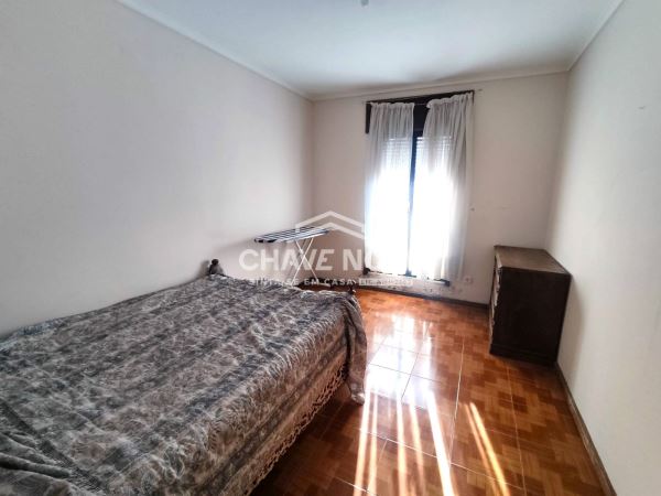 Apartamento T3 c/ varanda, elevador e garagem - São João da Madeira 