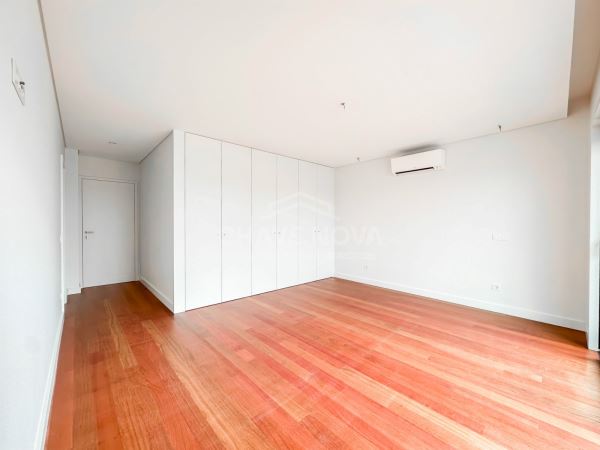 Arrendamento Penthouse T4 em Matosinhos