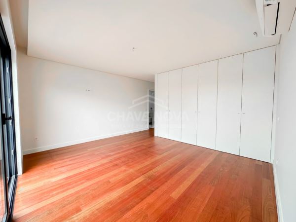 Arrendamento Penthouse T4 em Matosinhos