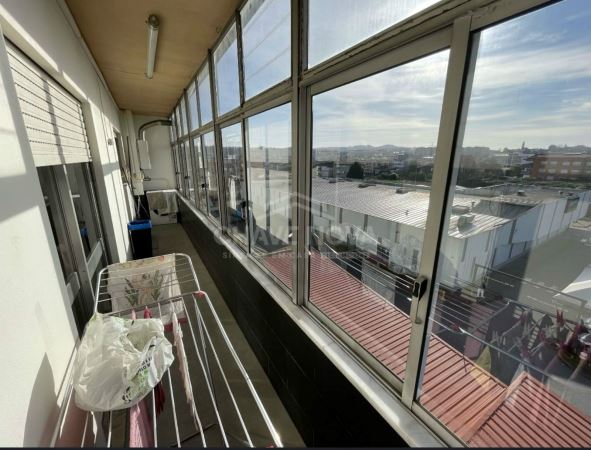 Apartamento T3 C/ Garagem, Varanda, Mobilado no Centro de Ermesinde 