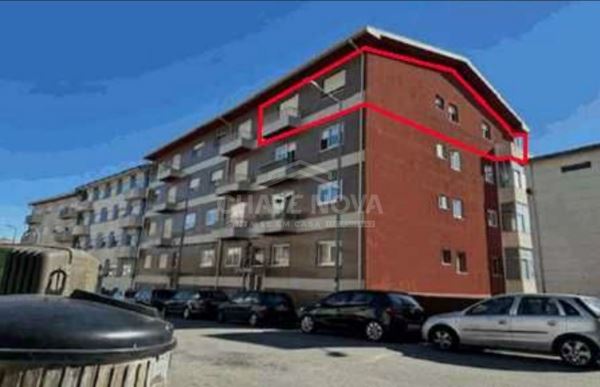 Apartamento T3 C/ Garagem, Varanda, Mobilado no Centro de Ermesinde 