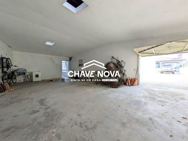 Prédio com quatro T3 independentes para venda em Argoncilhe