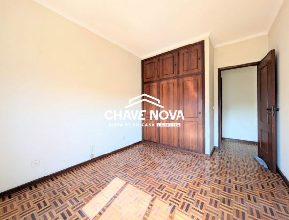 Prédio com quatro T3 independentes para venda em Argoncilhe