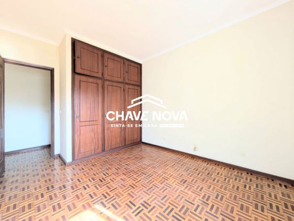 Prédio com quatro T3 independentes para venda em Argoncilhe